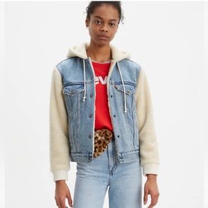 Levi’s ex-boyfriend Sherpa denim hooded jacket women’s large